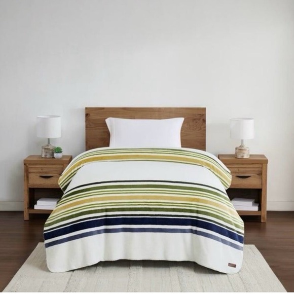 Pendleton Plush Queen size Blanket ( Pinto Basin) - Picture 4 of 7